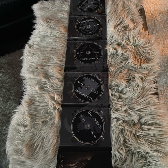 Game of Thrones DVDs - Picture 2 of 6